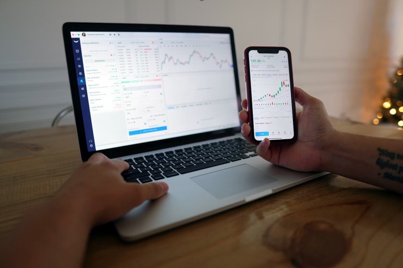 Binary Options Trading Compared to Traditional Trading