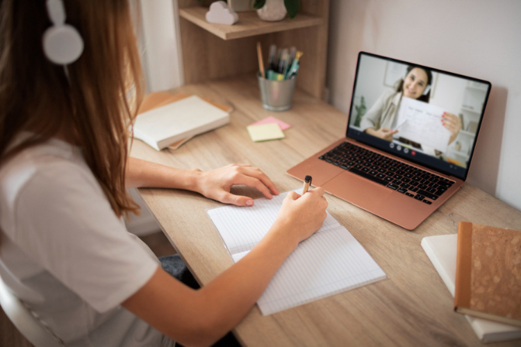 online creative writing tutors